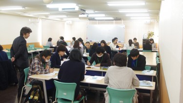 【演習は数カ所の教室に分かれて行いました】