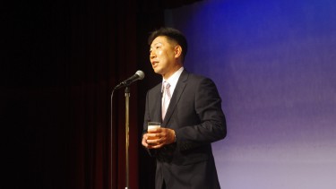 同窓会長が乾杯のご発声