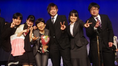 手話通訳コース 小林先生と一緒に記念写真