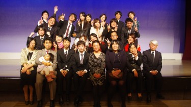 先生と学生みんなで記念撮影会 精神保健福祉士養成科