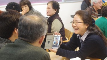 先生の後は、学生が楽しくお話ししました。