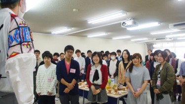 さすが先輩!会場も盛り上がってきました!
