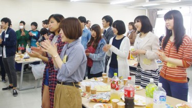 1年生をあたたかく見守る先輩たち