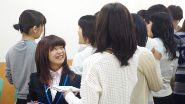 自己紹介し合う様子③