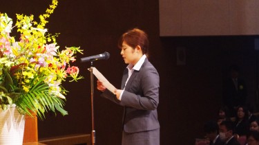 当校の代表はソーシャル・ケア学科の新入生