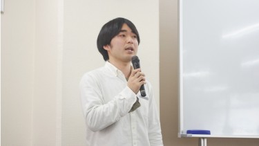 実習のことや、クラスメイトとの関わり方などについて アドバイスしています。