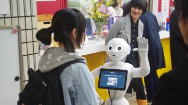 「おはよう!」と挨拶しています