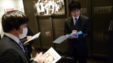 ある学生がつぶやきます。「命の危険にいつもさらされていたなんて・・・。 大変な時代だったんだなあ」