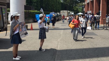 球場の敷地内でももちろん