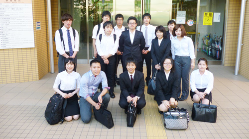 見学に行ったソーシャル・ケア学科の1年生!