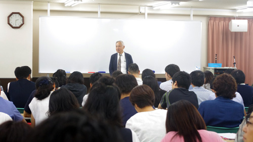 外部講師を招いた魅力的な授業を今後も展開していきます!