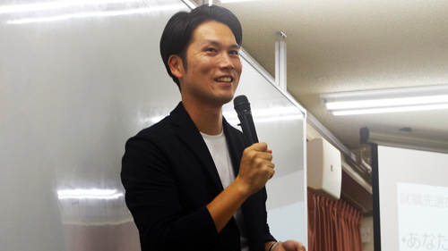 学生の質問に答える髙麗先生