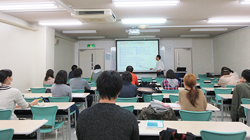既に入学が決まった多くの方が参加されています。