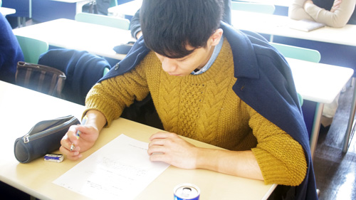 学生も貴重な講義に集中します