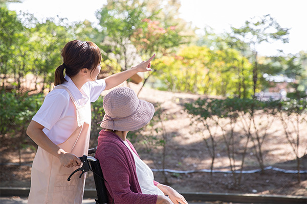 介護福祉士が学ぶ認知症ケア