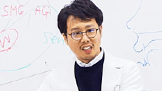 浜田 智哉の写真