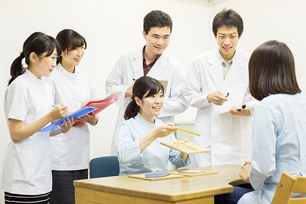 【2025年最新版】言語聴覚士とは？具体的な仕事内容などを解説のサムネイル画像
